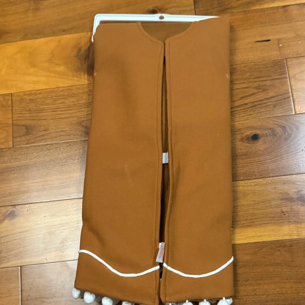 Wondershop Gingerbread House Tree Skirt in Warm Brown with White Accents